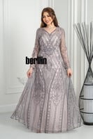 فستان سهرة بنقشة فهد مطرّز بتفاصيل فاخرة وأكمام شف...