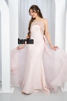 فستان سهرة رويال بلش بقصة حورية وتطريز كريستالي