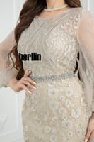 فستان سهرة شامبانيا مطرز بزهور خرزية وأكمام بلون س...