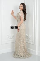 فستان سهرة بيج مزين بتطريزات ثلاثية الأبعاد بقصة أ...