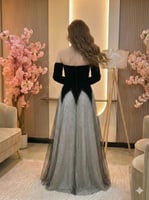 فستان سهرة مخمل وتول لؤلؤي راقي