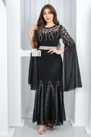 فستان سهرة اسود بترتر فضي وأكمام فراشة