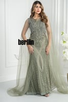 فستان سهرة اخضر فخم مطرز بالكامل مع كاب تول شفاف ب...