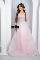 فستان سهرة وردي سندريلا مطرز بكريستالات فخمه