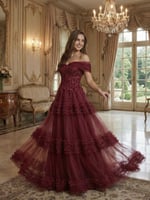 فستان سهرة عنابي غامق فخم بأكتاف منسدلة