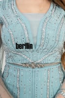 فستان سهره مطرز بأكمام اوف شولدر لون سماوي