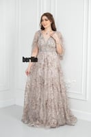 فستان سهرة طويل بليسية اوف شولدر مطرز لون لحمي فات...