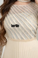 فستان بيج بليسيه مطرز بخطوط ترتر لامعة