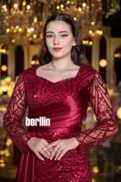 فستان سهرة احمر بتطريز ترتر مع تصميم أنيق وأكمام ش...