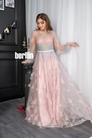 فستان سهرة طويل مزين بالخرز والورد لون لحمي