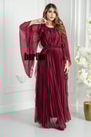 فستان سهرة عنابي شيفون مطوي بأكمام فانوس وانسيابية...