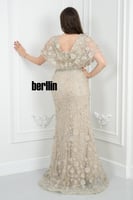 فستان سهرة بيج مزين بتطريزات ثلاثية الأبعاد بقصة أ...