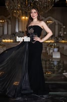 فستان سهرة أوركيد الليل مميز بتطريز وبهالة سوداء ل...