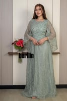 فستان سهرة أخضر ساج مطرّز بتصميم فاخر وأكمام شفافة...