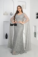 فستان سهرة مزين بالفصوص بأكمام كيب لون جراي