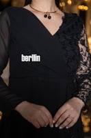 فستان سهرة طويل أسود أنيق بتطريز يدوي وأكمام شيفون...