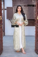 جلابية قطعتين مميزة بتطريز لامع فخم لون تفاحي فاتج