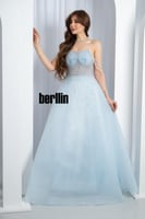 فستان سهرة الكرة السماوي بكريستالات متناثرة وبوديس...