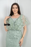 فستان سهرة تيفاني فاتح مزين بتطريزات ثلاثية الأبعا...