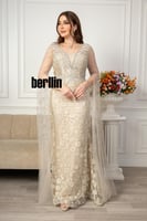 فستان سهرة ماكسي ضيق مطرز بأكمام كيب بيج