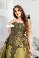 فستان سهرة توب مميز بتطريز فاخر بارزة لون زيتي