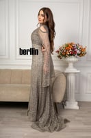 فستان سهرة مزين بالفصوص بفتحة من الأمام لون رمادي