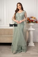 فستان سهرة ماكسي ضيق مطرز بأكمام كيب اخضر فاتح