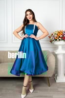 فستان قصير بحمالات لؤلؤية بيضاء لون بترولي