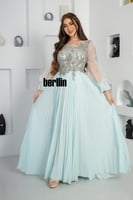 فستان سهرة شيفون مكسر مزين بالتطريز وقصة الكم لون...