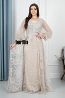 فستان سهرة بيج بتصميم ملكي تطريزات براقة أكمام شفا...