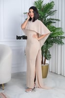 فستان سهرة بيج ملكي بتصميم أنيق ولمسات فاخرة كرستا...