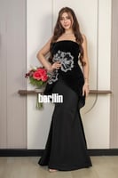 فستان سهرة أسود أنيق بتصميم سترابلس وتطريز فضي فاخ...