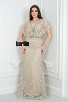 فستان سهرة بيج مزين بتطريزات ثلاثية الأبعاد بقصة أ...