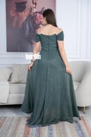 فستان أخضر داكن طويل اوف شولدر بطيات أنيقة