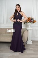 فستان سهرة بياقة هالتر خناقي لون موف غامق