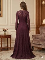 فستان طويل من الدانتيل الفرنسي الفاخر باللون البرق...