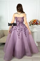 فستان سهرة توب مميز بتطريز زهور بارزة لون ارجواني