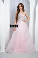 فستان سهرة وردي سندريلا مطرز بكريستالات فخمه