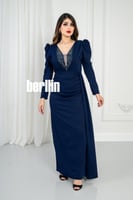 فستان سهرة ماسك بتطريز من الصدر لون كحلي