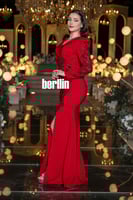 فستان سهرة مميز بالخرز ومطرز بالفصوص على الخصر وال...