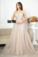 فستان سهرة طويل اوف وايت مميز بتطريز فخم لون بيج