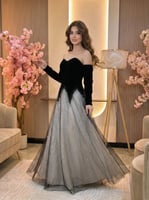 فستان سهرة مخمل وتول لؤلؤي راقي