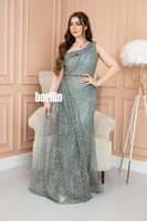 فستان سهرة طويل بكتف واحد تطريز فخم لون تيفاني