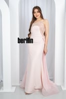 فستان سهرة رويال بلش بقصة حورية وتطريز كريستالي