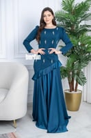 فستان بترولي طويل بتصميم أنيق مع تطريزات كرستال فا...