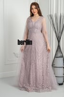 فستان سهرة لافندر مطرّز بتفاصيل فاخرة وأكمام شفافة...