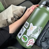 ستيكرات خاصة للمق من اختيارك