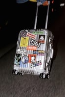 ستيكرات شنطة السفر