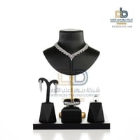 أسود