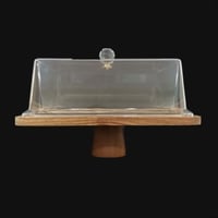 صينية كيك خشبية كبيرة بقاعدة